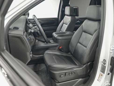 Used 2023 Chevrolet Tahoe Z71 w/ Luxury Package AWD/4WD image 16