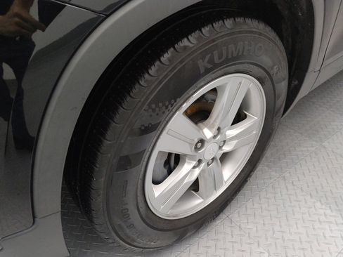 Used 2019 Chevrolet Trax LT w/ Sun & Sound Package image 31