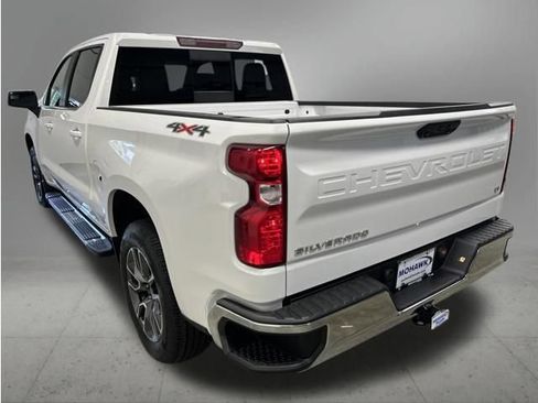 Used 2024 Chevrolet Silverado 1500 LT w/ Leather Package AWD/4WD image 3