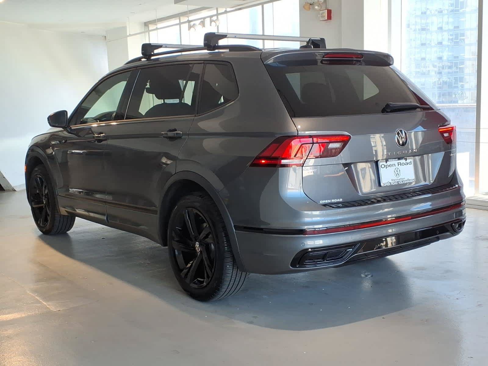Used 2024 Volkswagen Tiguan SE R-Line AWD/4WD image 6