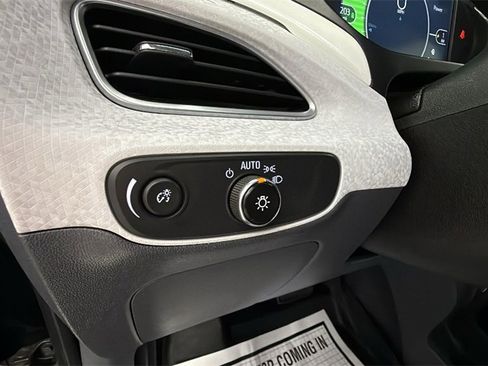 Used 2020 Chevrolet Bolt LT image 24