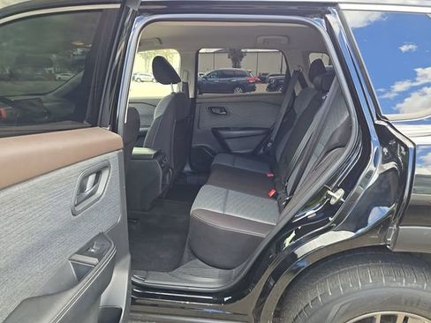 Used 2021 Nissan Rogue S FWD image 11