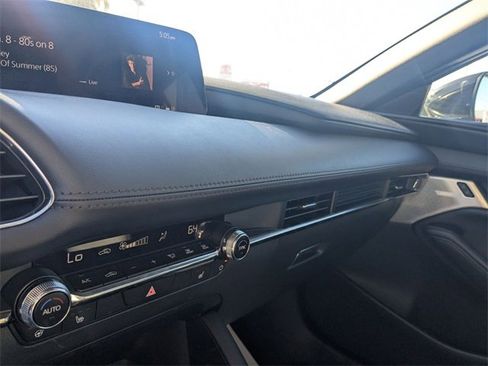 Used 2025 MAZDA MAZDA3 Hatchback w/Premium Plus Pkg image 23