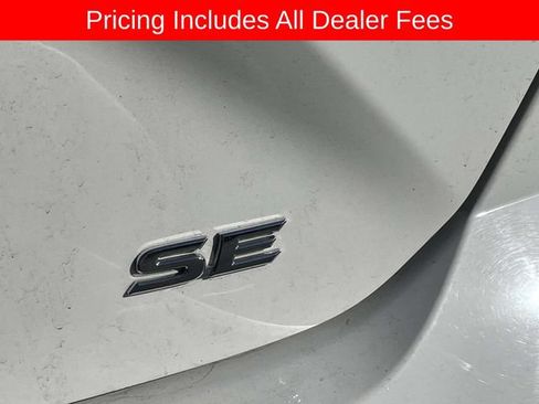 Used 2025 Toyota Camry SE FWD image 9
