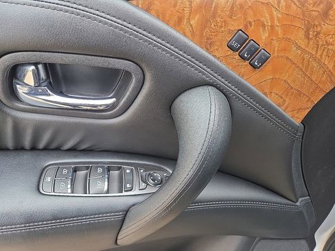 Used 2024 Nissan Armada SL image 21