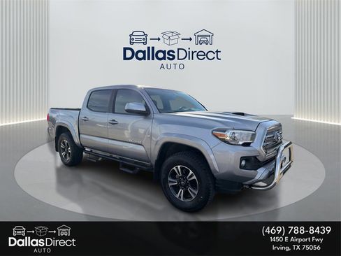 Used 2017 Toyota Tacoma TRD Sport image 1