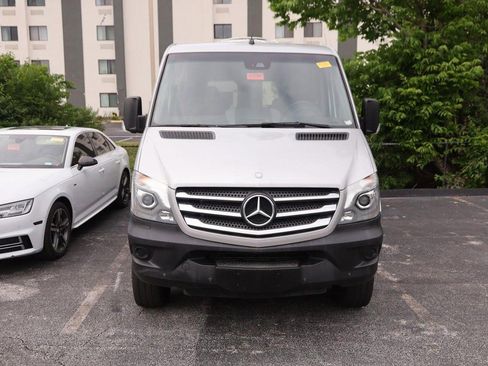 Used 2015 Mercedes-Benz Sprinter 2500 image 3