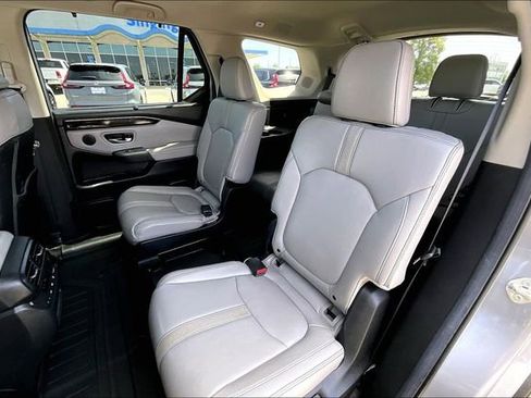 Certified 2025 Honda Pilot Touring image 19