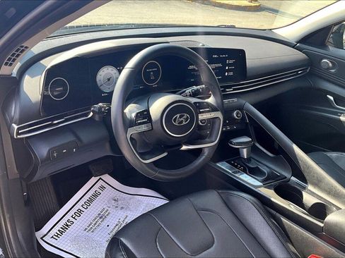 Used 2023 Hyundai Elantra Limited w/ Cargo Package image 10