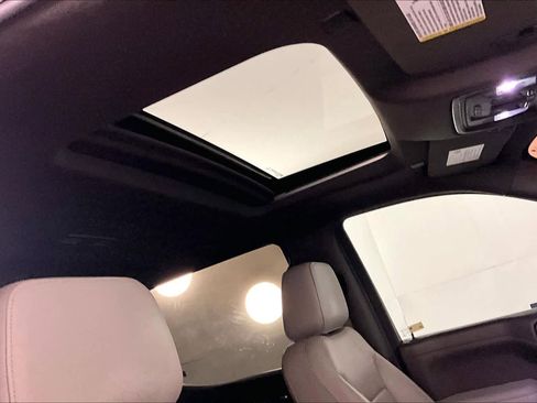 Used 2019 GMC Sierra 1500 SLT image 13