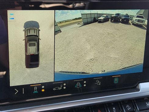 Used 2023 Chevrolet Silverado 1500 LTZ image 12