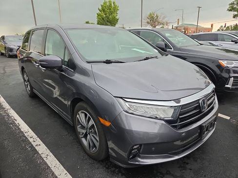Used 2021 Honda Odyssey Touring image 2