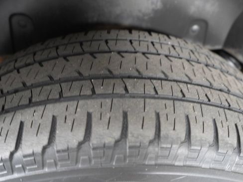 Used 2013 Chevrolet Tahoe LTZ AWD/4WD image 28