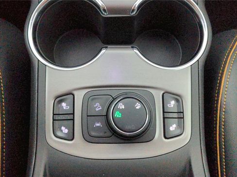 Used 2023 GMC Terrain AT4 image 32