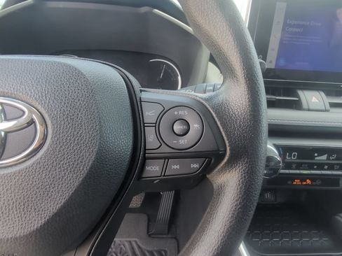 Used 2025 Toyota RAV4 XLE AWD/4WD image 15