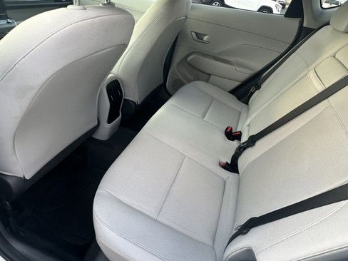 Used 2024 Hyundai Kona SEL image 9
