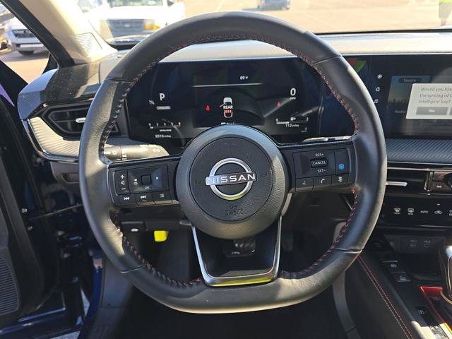 Used 2025 Nissan Kicks SR FWD image 16