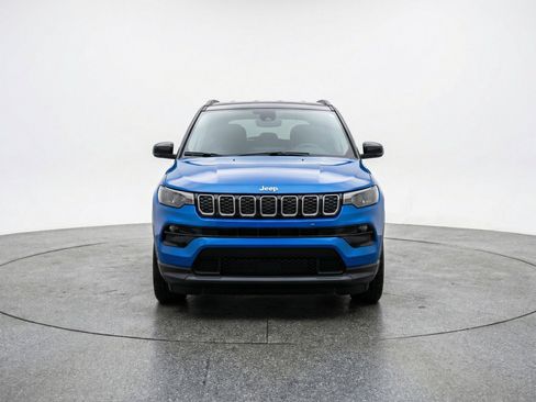 Used 2025 Jeep Compass Limited image 2