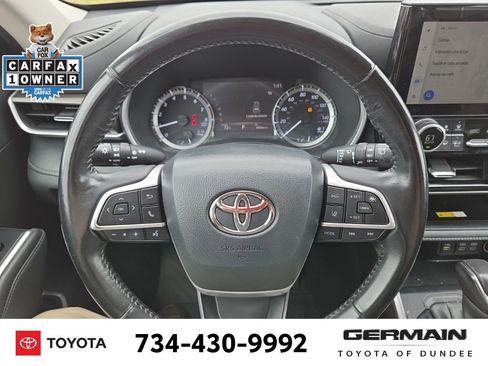 Used 2023 Toyota Highlander XLE image 18