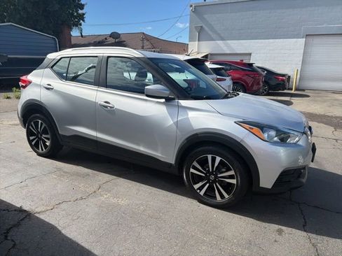Used 2020 Nissan Kicks SV FWD image 4
