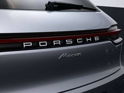 Certified 2020 Porsche Macan AWD/4WD image 14
