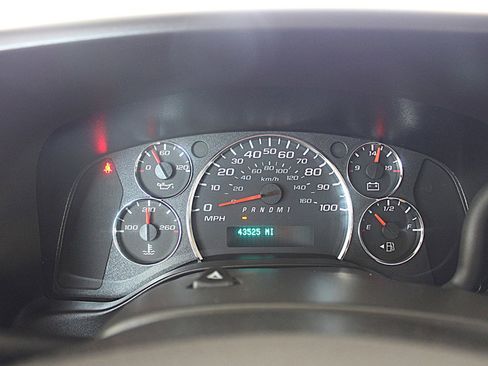 Used 2024 Chevrolet Express 2500 w/ Driver Convenience Package RWD image 30