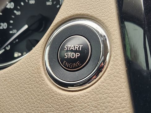 Used 2017 Nissan Rogue SL image 21