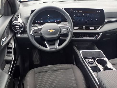 Used 2026 Chevrolet Equinox LT AWD/4WD image 4