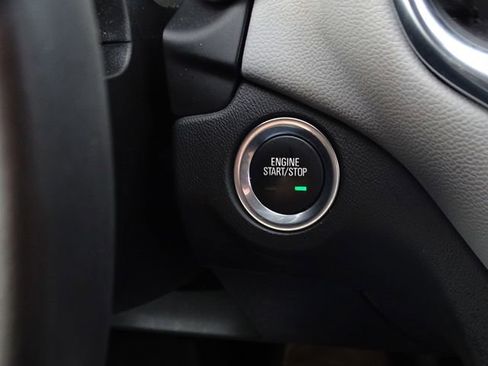 Used 2022 Chevrolet Equinox LT image 36