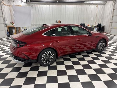 Used 2025 Hyundai Sonata SEL FWD image 3