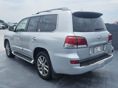 Used 2013 Lexus LX 570 4WD w/ Luxury Pkg image 3