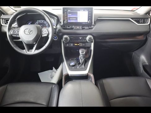 Used 2019 Toyota RAV4 Limited image 13
