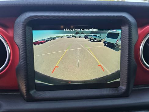 Used 2019 Jeep Wrangler Unlimited Rubicon AWD/4WD image 11