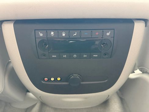 Used 2013 Chevrolet Tahoe LTZ image 12