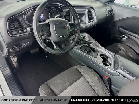 Used 2023 Dodge Challenger SXT RWD image 9