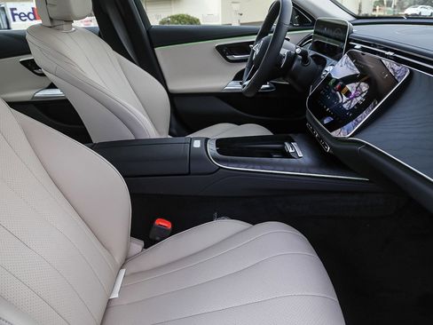 New 2024 Mercedes-Benz E 350 4MATIC Sedan image 14