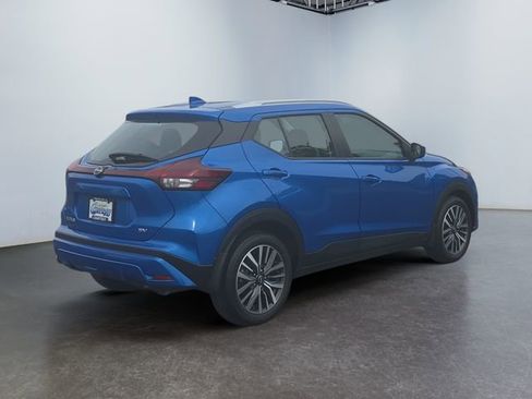 Used 2023 Nissan Kicks SV FWD image 5