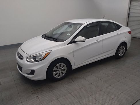 Used 2016 Hyundai Accent SE FWD image 2