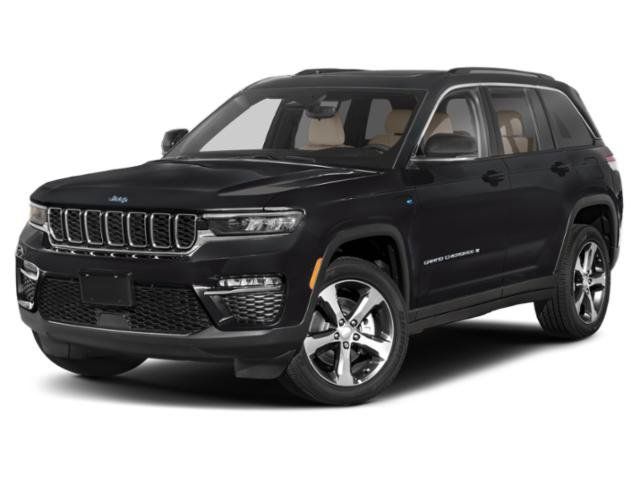 Used 2023 Jeep Grand Cherokee Summit AWD/4WD image 4
