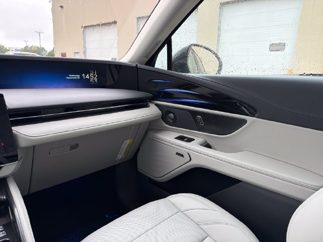 New 2026 Lincoln Nautilus Premier w/ Equipment Group 102A AWD/4WD image 18