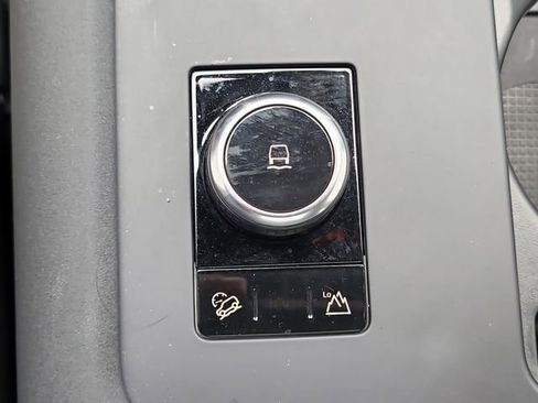 Used 2023 Land Rover Discovery Metropolitan Edition AWD/4WD image 33