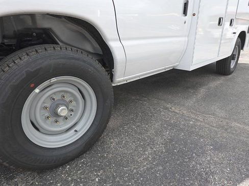 New 2026 Ford E-350 and Econoline 350 Super Duty w/ Power Equipment Group image 27