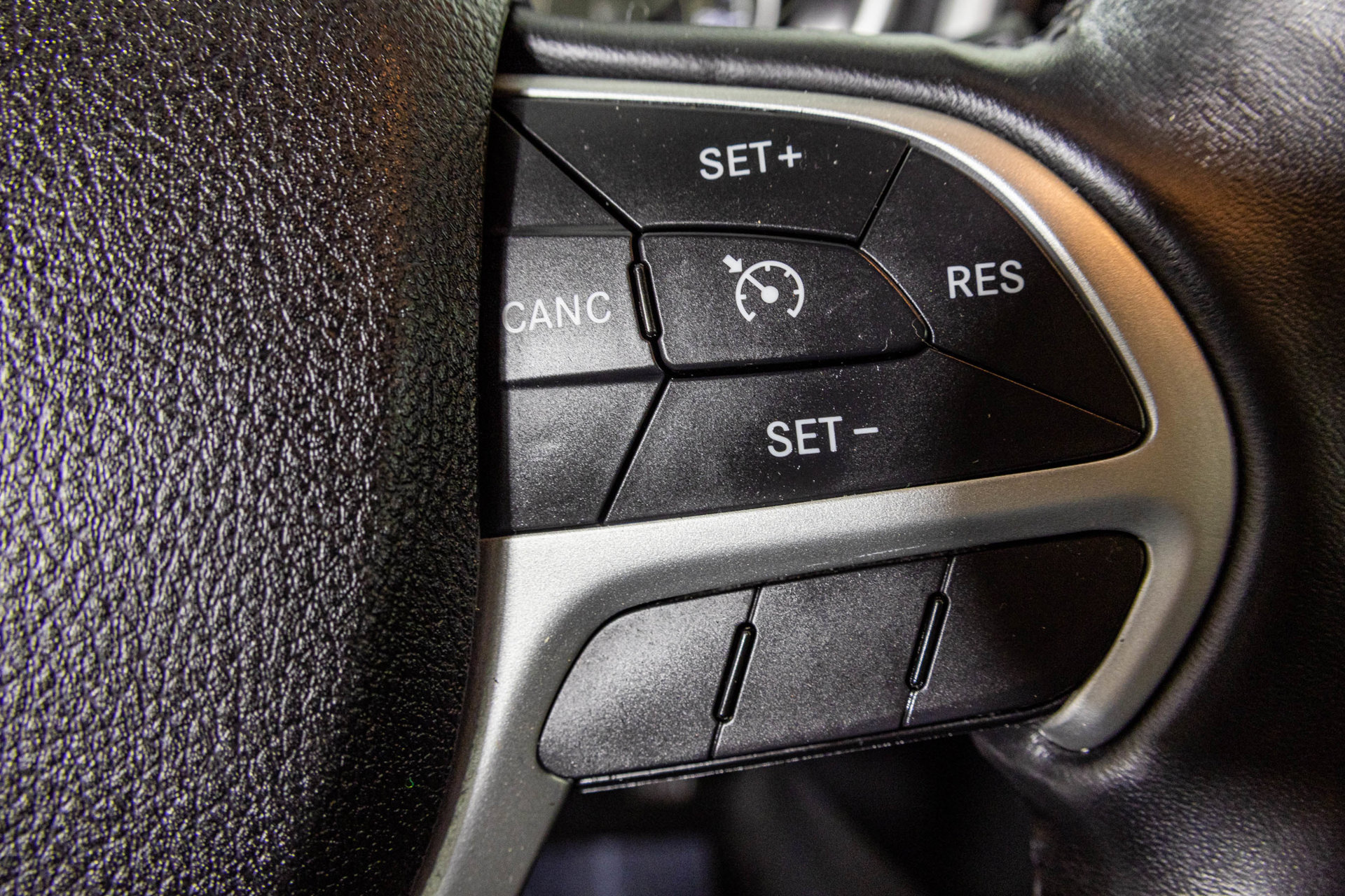 Used 2014 Jeep Cherokee Limited w/ Luxury Group FWD image 30