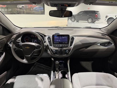 Used 2020 Chevrolet Malibu LT FWD image 20