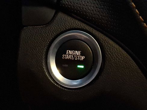 Used 2018 Chevrolet Equinox Premier image 23