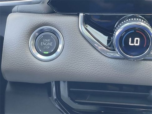 New 2026 GMC Canyon Denali image 17