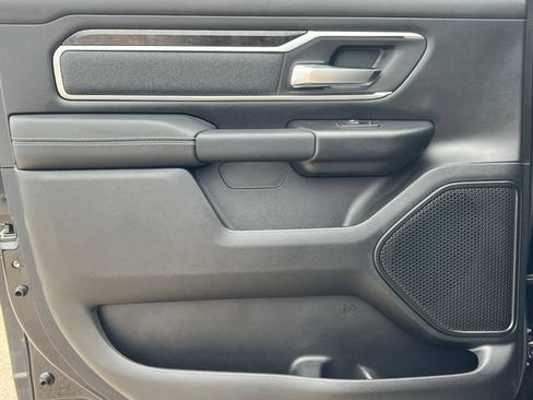 Used 2022 RAM 1500 Big Horn AWD/4WD image 32