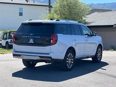 Used 2025 Ford Expedition Platinum AWD/4WD image 7
