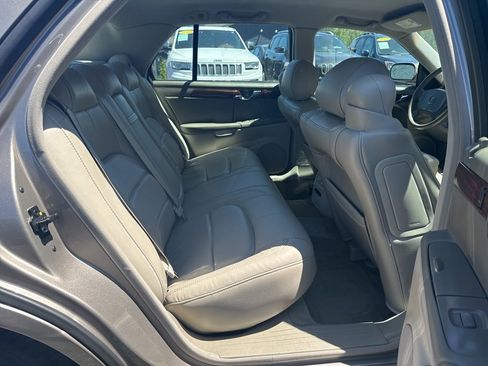 Used 2004 Cadillac De Ville image 32