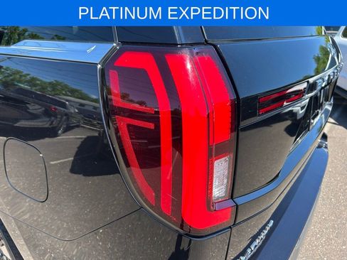 Certified 2025 Ford Expedition Platinum w/ Driver's Package AWD/4WD image 29